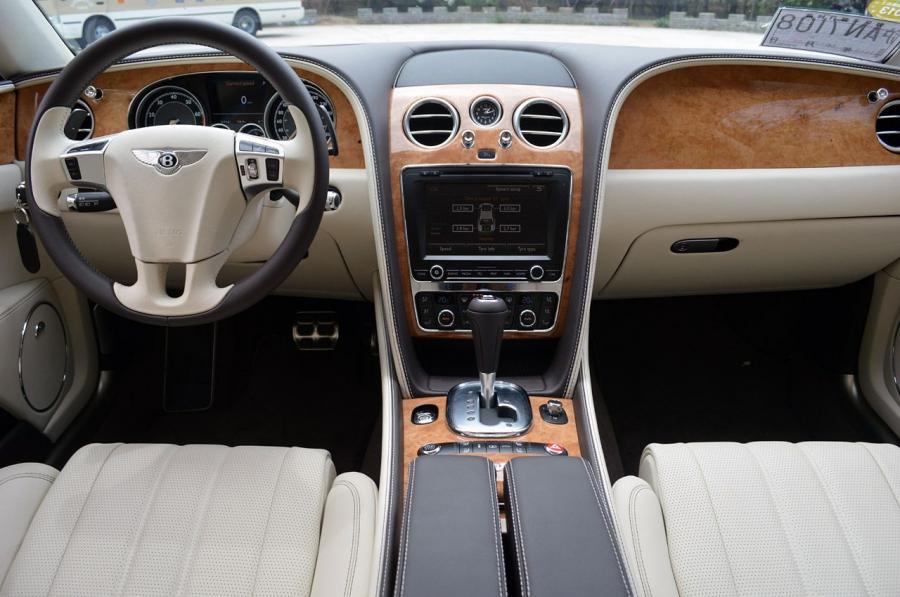 Торпедо Bentley Flying Spur 2014 года  (фото 41 из 63)